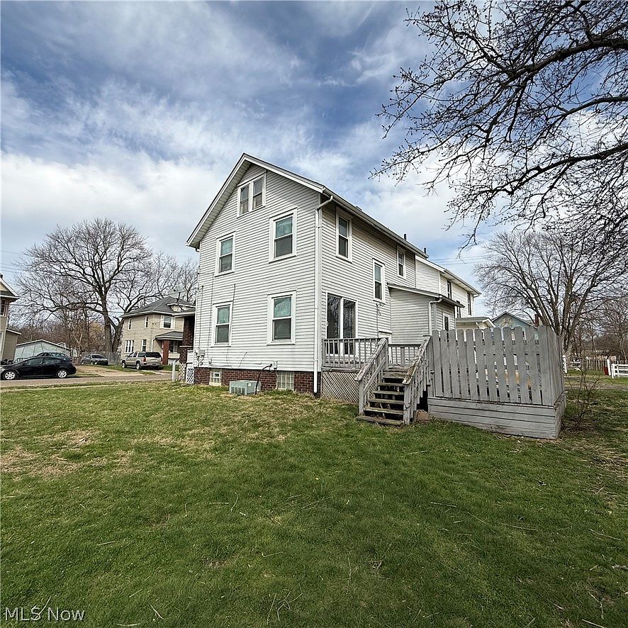 2106 Indiana Way NE Canton, OH 44705 - Thumbnail 3