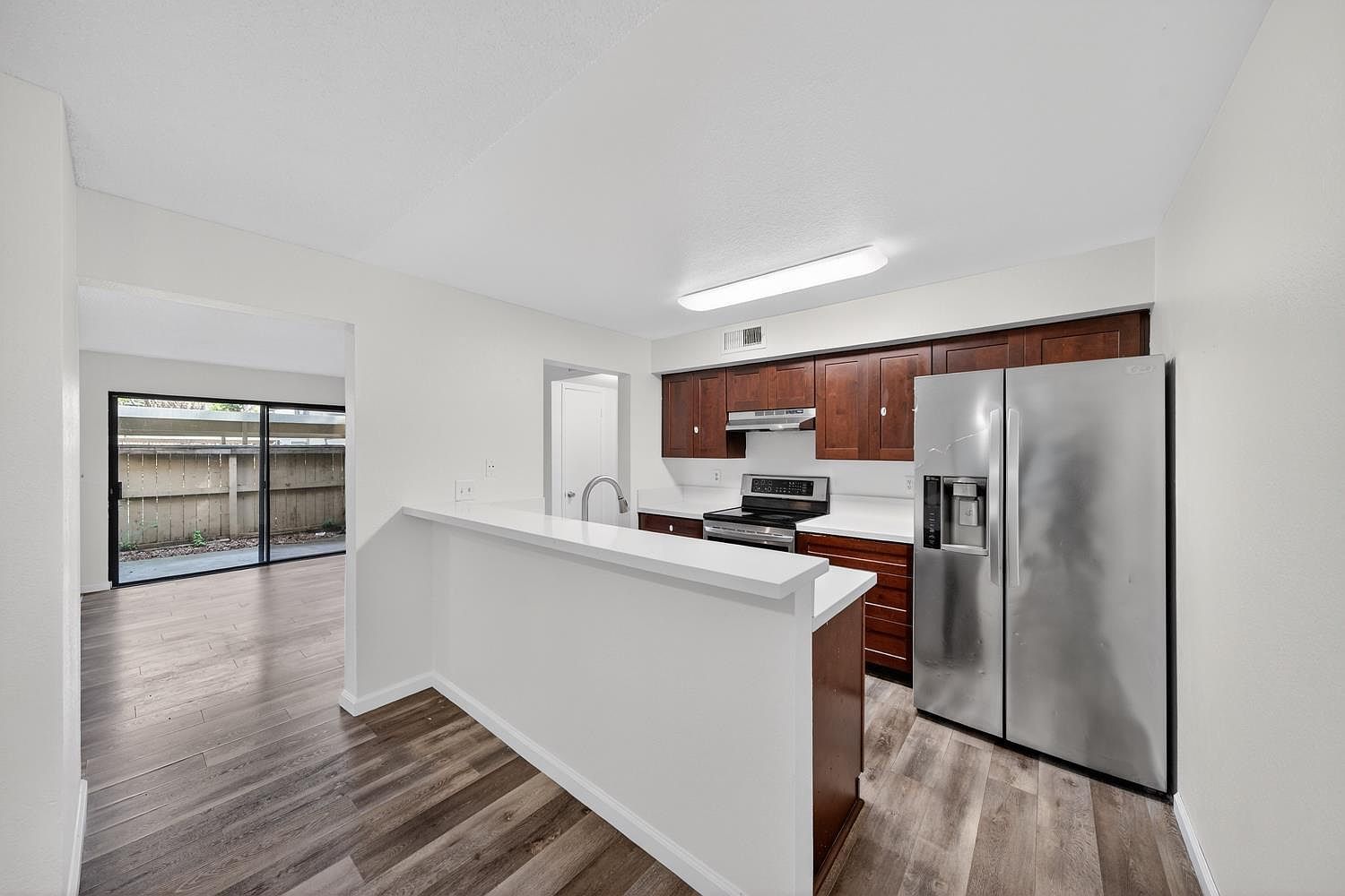 251 Del Verde Cir APT 3 Sacramento, CA 95833 - Thumbnail 3