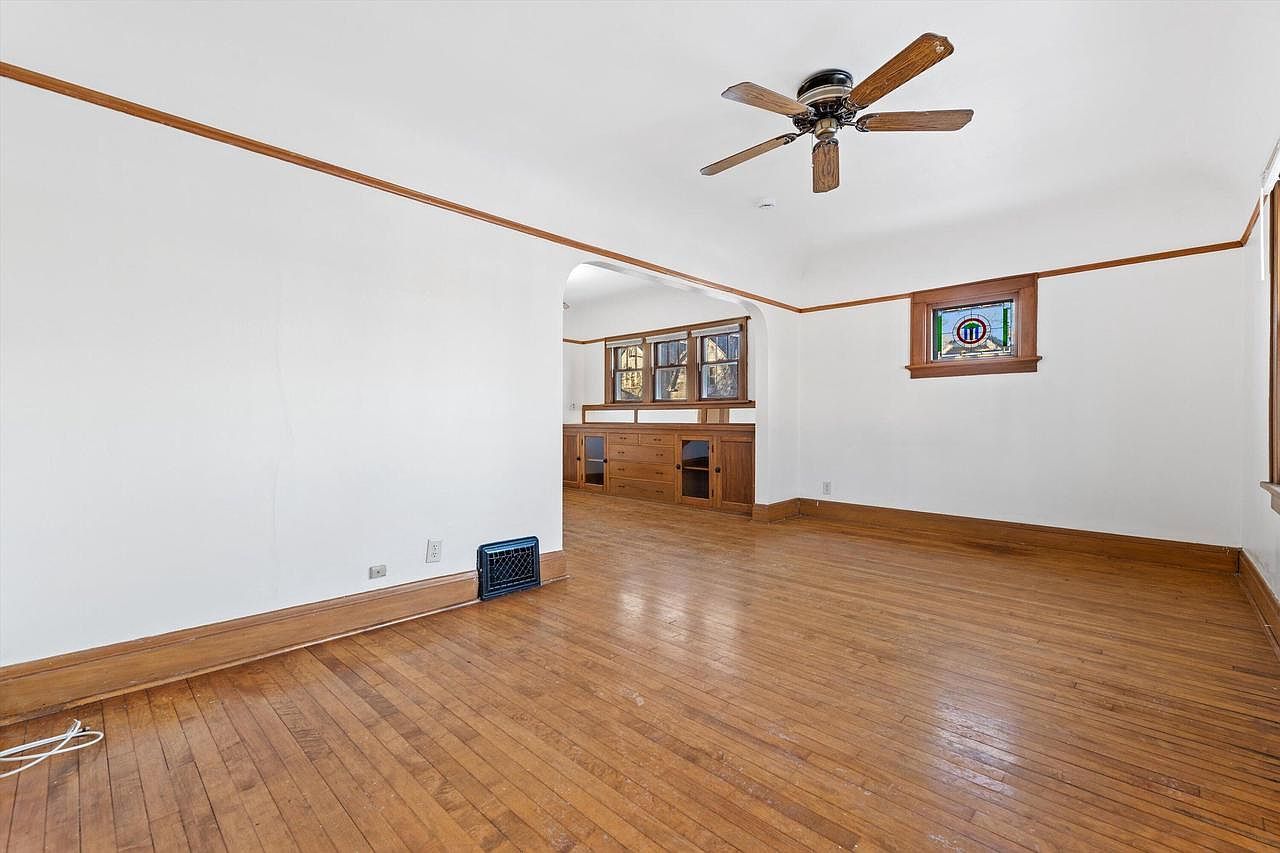 1603 E Hampshire St Milwaukee, WI 53211 - Thumbnail 3