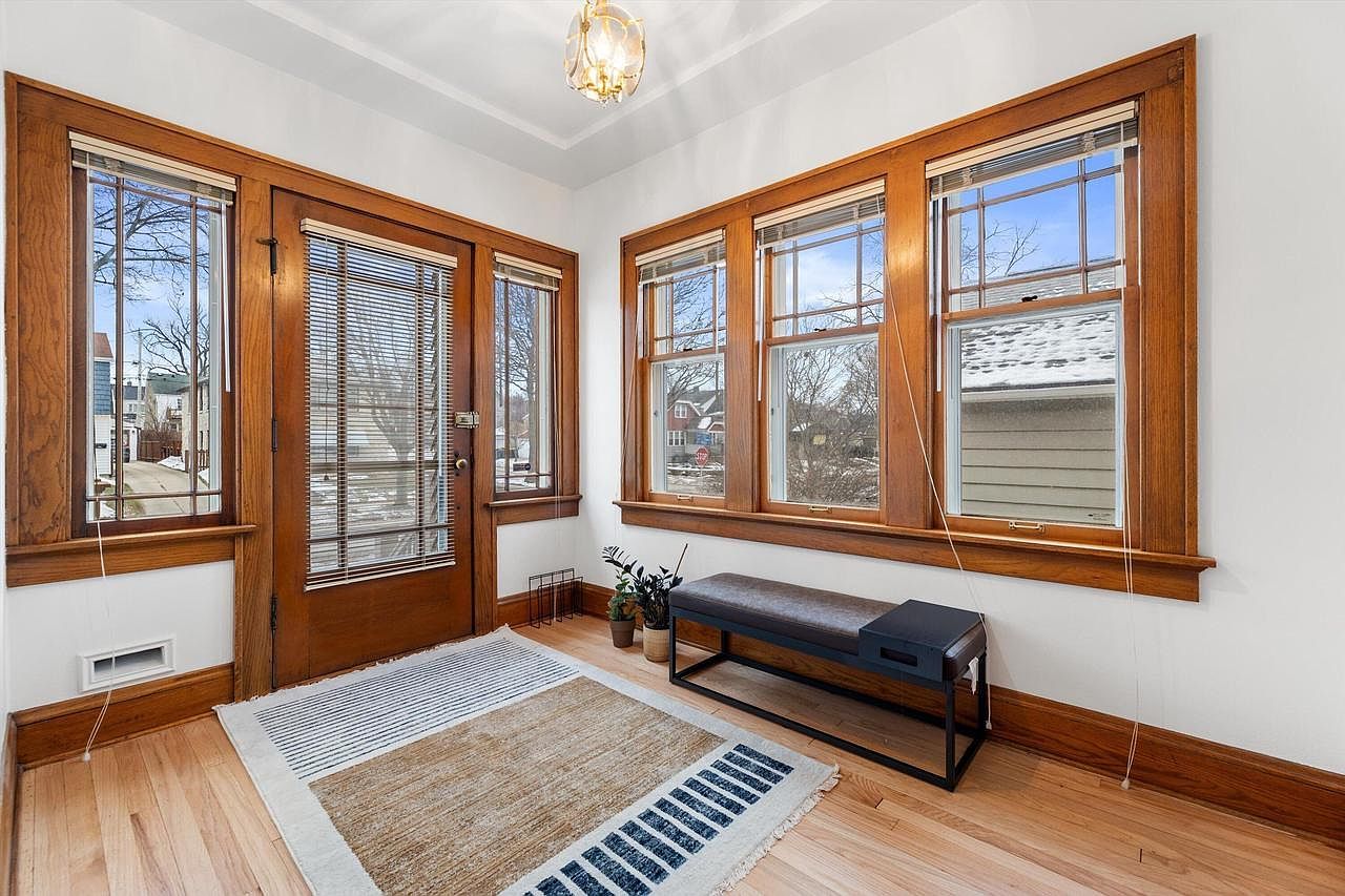 2507 N 70th St Wauwatosa, WI 53213 - Thumbnail 3