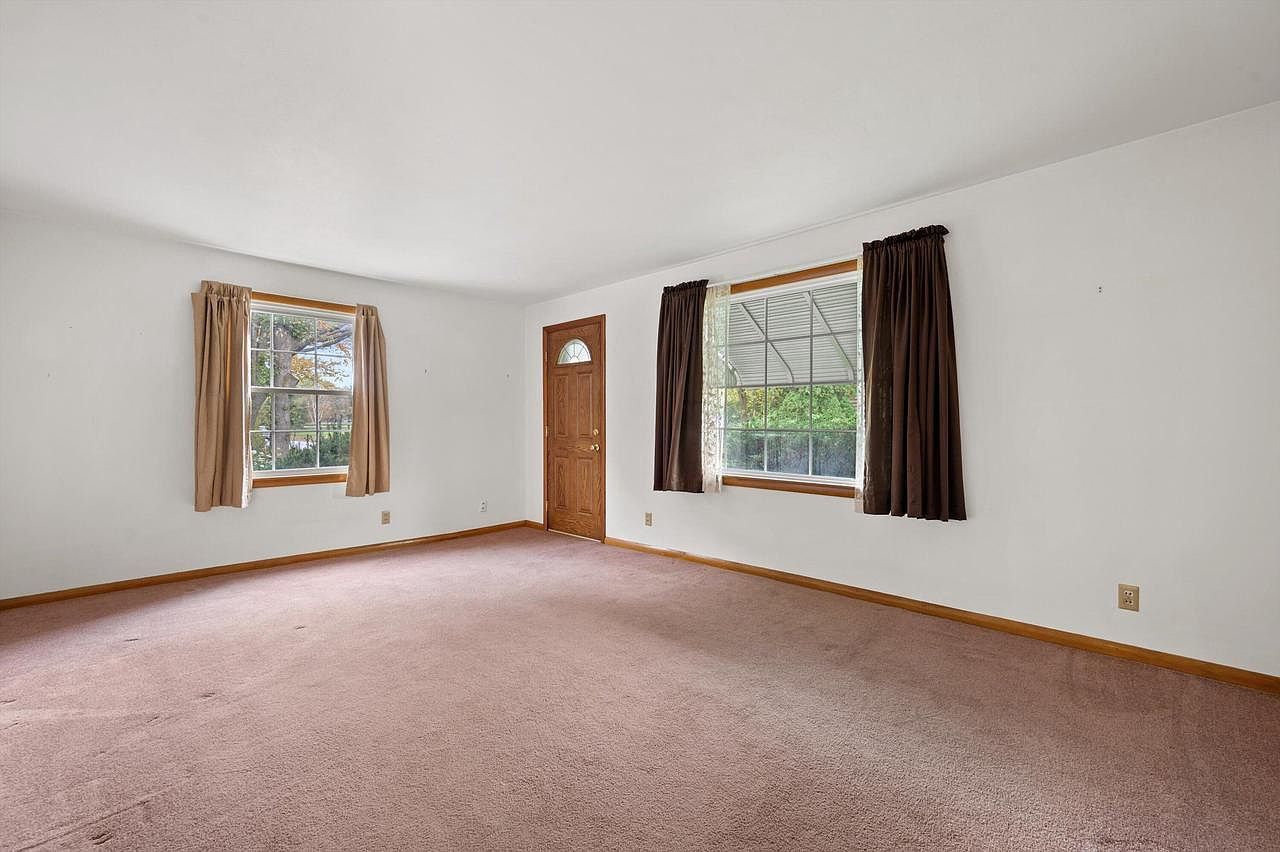 11126 W Freistadt Rd Mequon, WI 53097 - Thumbnail 3