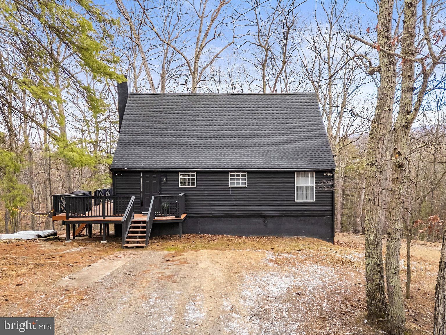 621 Cedar Run Ln Great Cacapon, WV 25422 - Thumbnail 3