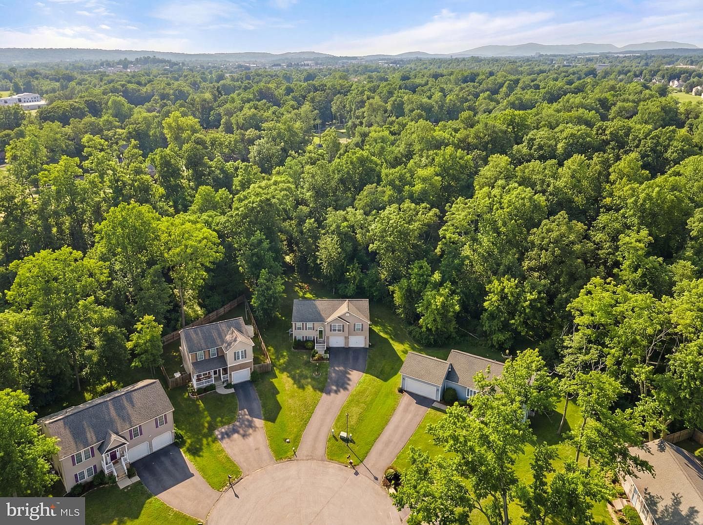 111 Hosta Ct Martinsburg, WV 25401 - Thumbnail 3