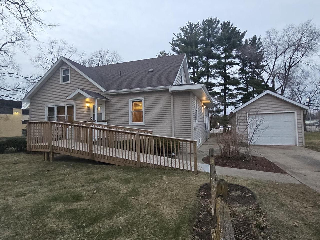 7240 Maywood Ave Middleton, WI 53562 - Thumbnail 3