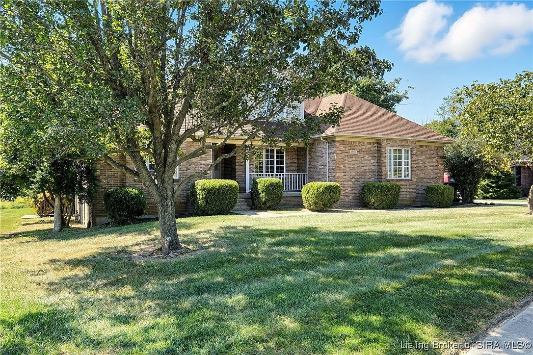 2404 Plum Woods Dr Sellersburg, IN 47172 - Thumbnail 3