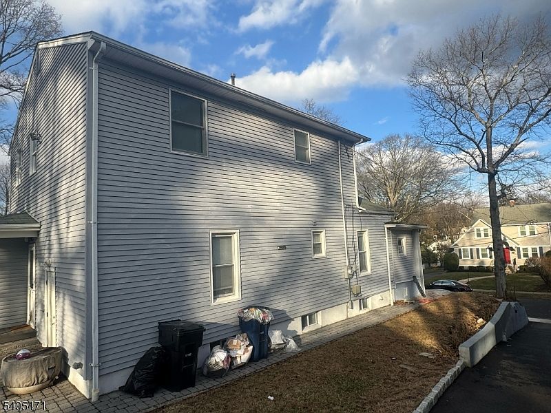 835 Dixie Ln Plainfield, NJ 07062 - Thumbnail 3