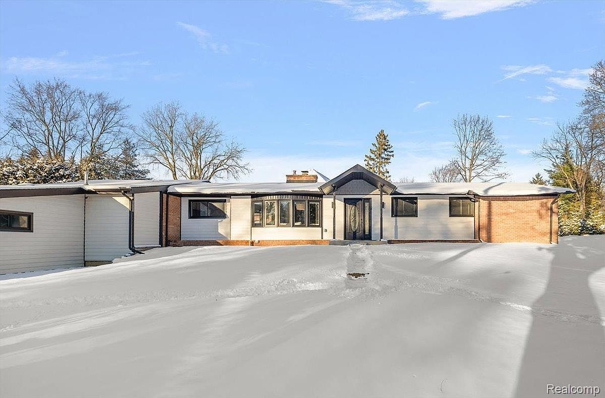 3267 Greentree Rd Bloomfield Hills, MI 48304 - Thumbnail 3