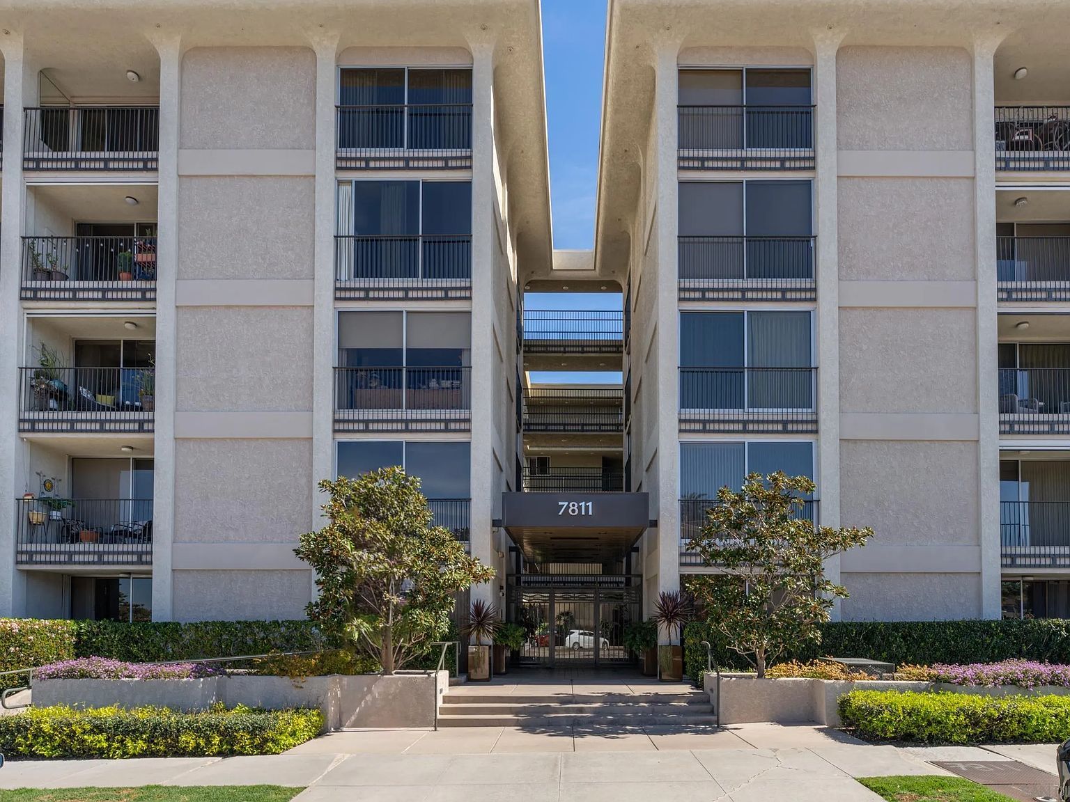 7811 Eads Ave Unit 206 La Jolla, CA 92037 - Thumbnail 3