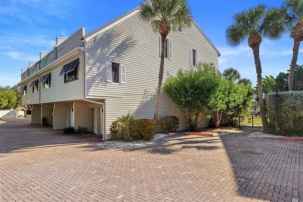 1355 Pinellas Bayway S APT 19 Saint Petersburg, FL 33715 - Thumbnail 3