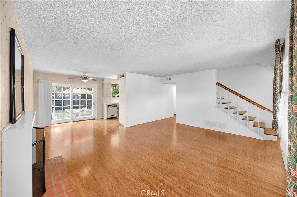 130 Coastline Dr Seal Beach, CA 90740 - Thumbnail 3