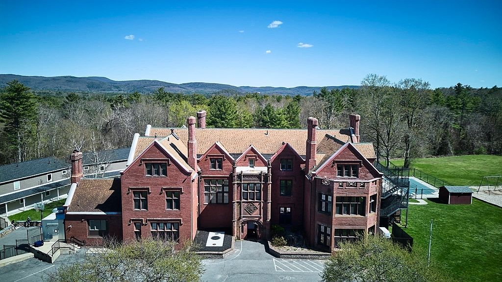 349 Old Stockbridge Rd Lenox, MA 01240 - Thumbnail 3