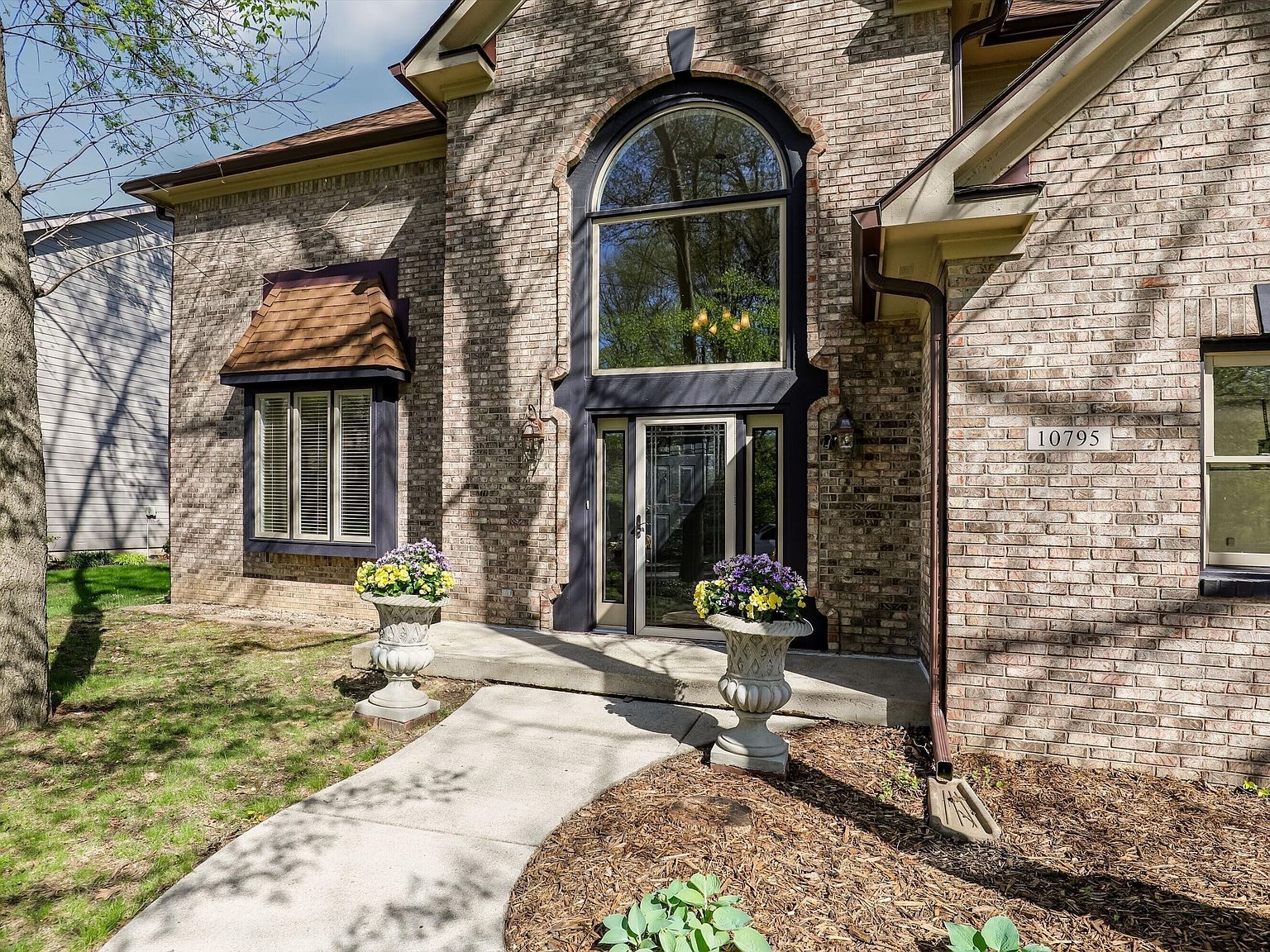 10795 Timber Springs Dr E Fishers, IN 46038 - Thumbnail 3