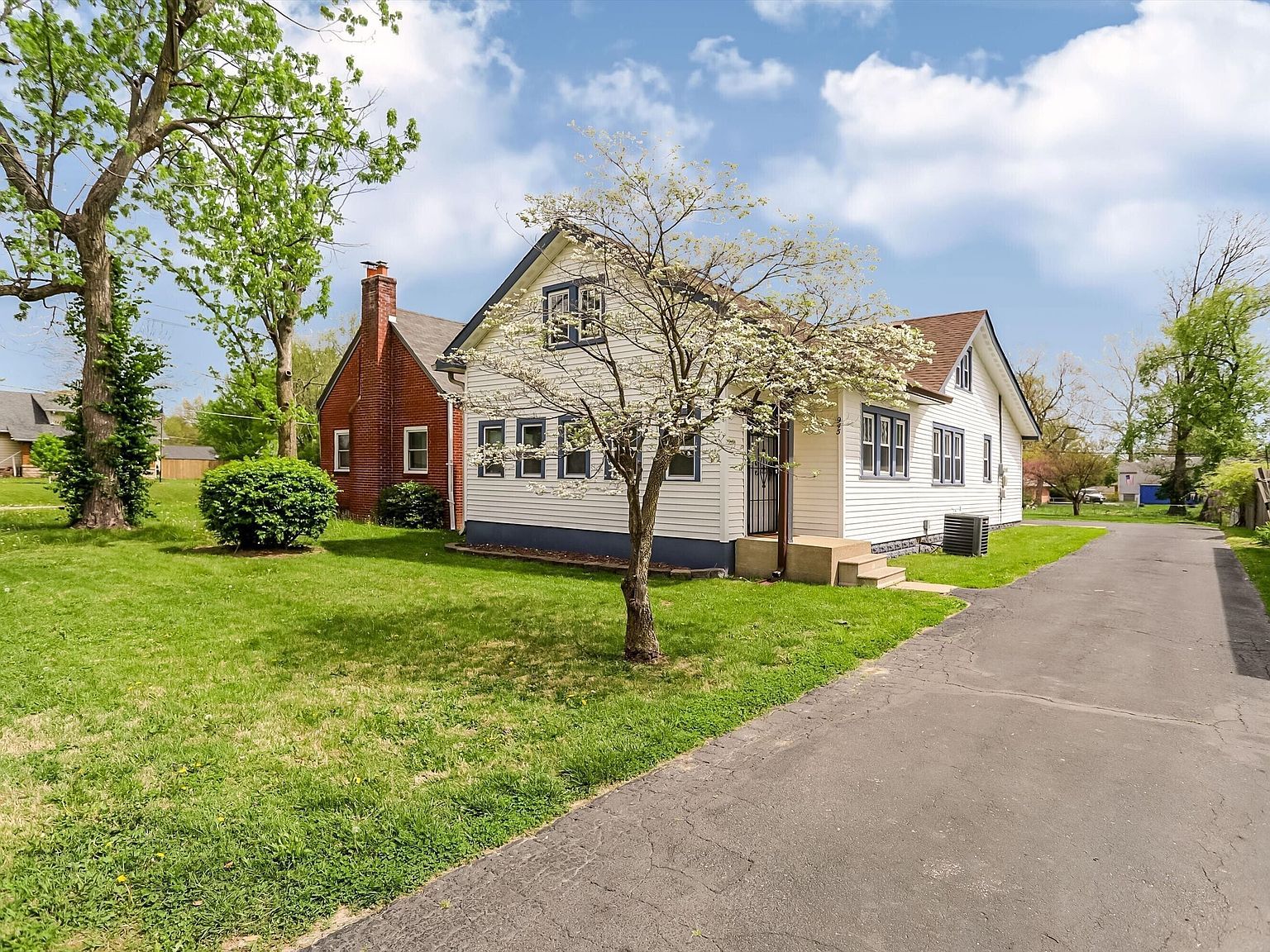 945 N Cecil Ave Indianapolis, IN 46219 - Thumbnail 3