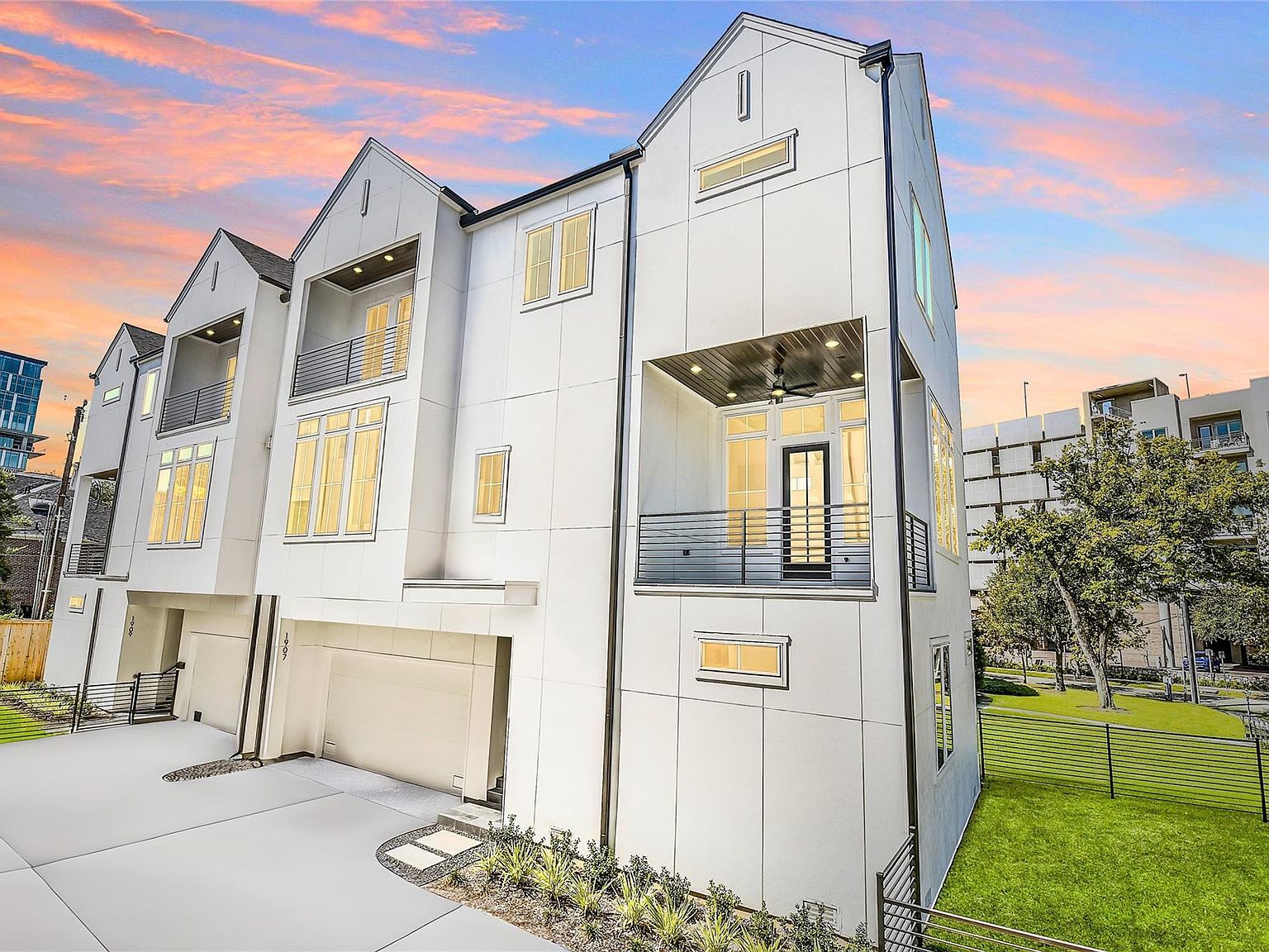 1907 Lauderdale St Houston, TX 77030 - Thumbnail 3