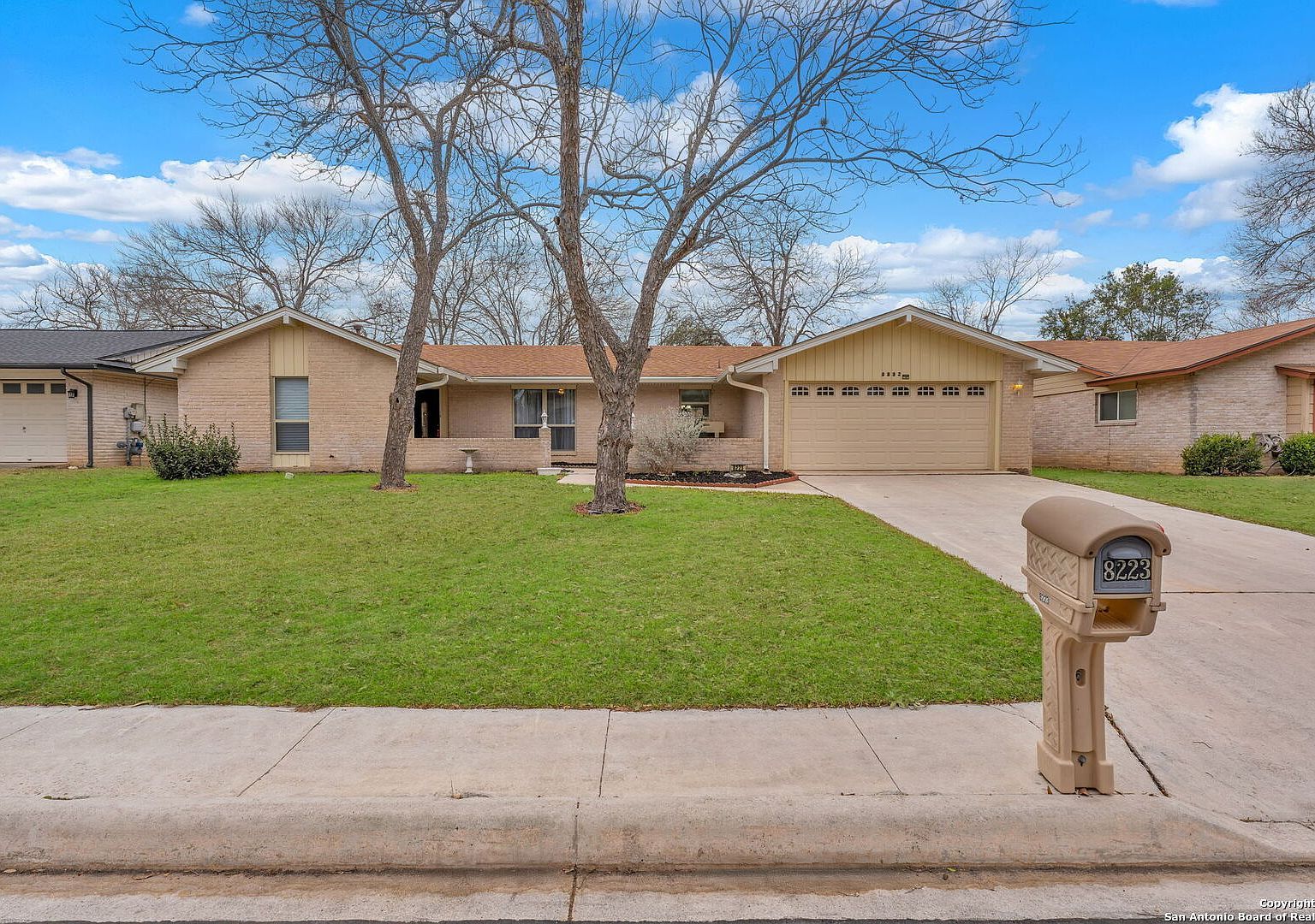 8223 Joe Dimaggio St San Antonio, TX 78240 - Thumbnail 3