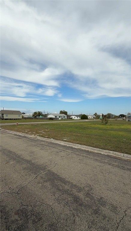 260 E Deberry Ave Aransas Pass, TX 78336 - Thumbnail 3