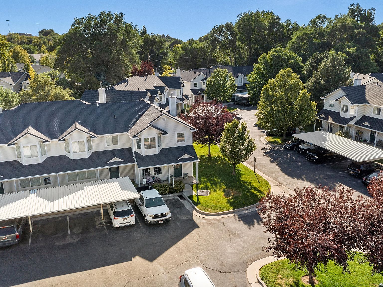 1027 E Sara Ln S Ogden, UT 84404 - Thumbnail 3