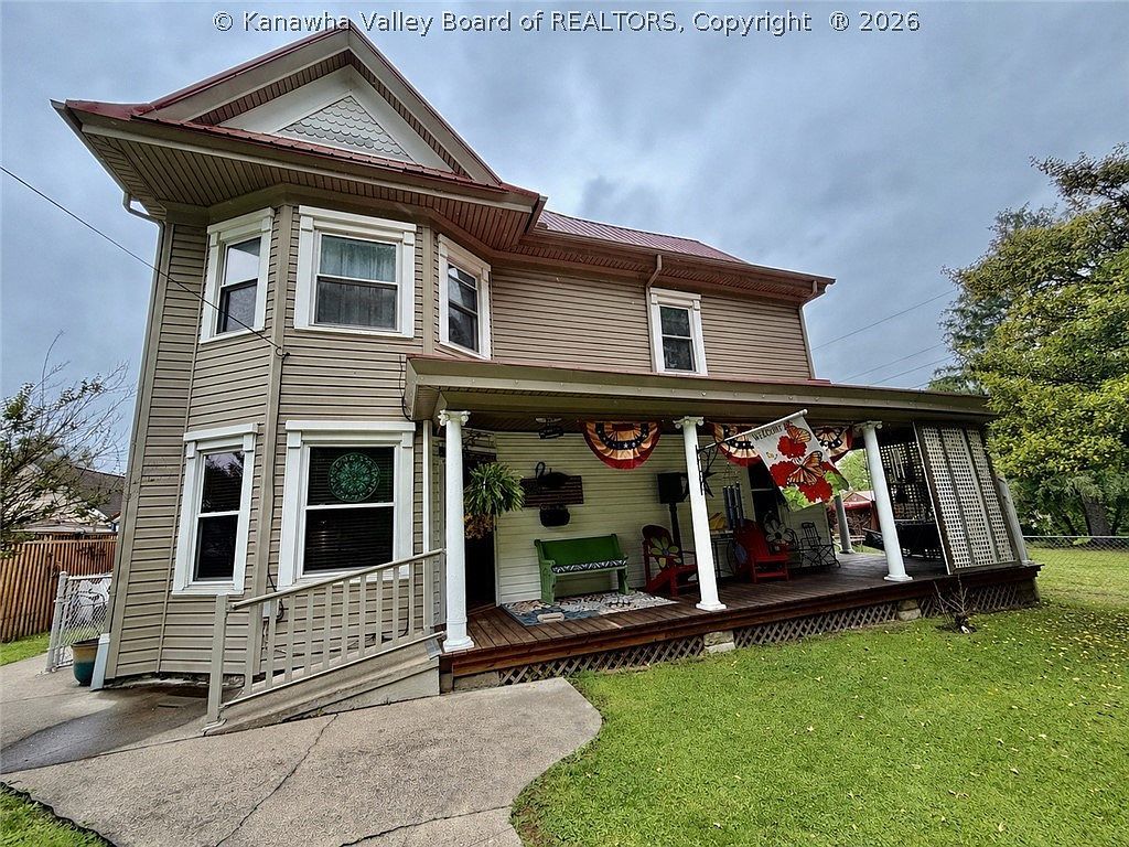 207 Russell Ave Sistersville, WV 26175 - Thumbnail 3