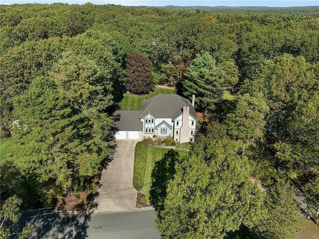 20 Buckboard Dr Cumberland, RI 02864 - Thumbnail 3