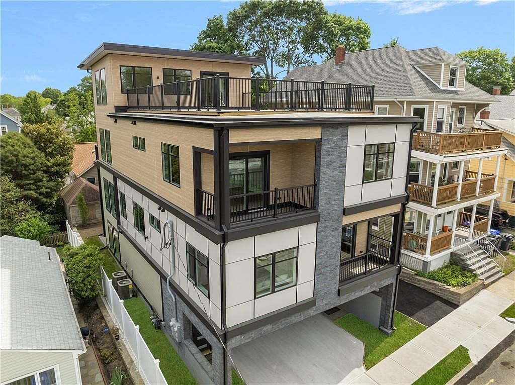 43 12th St #B Providence, RI 02906 - Thumbnail 3