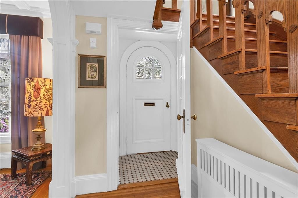 404 Lloyd Ave Unit 404 Providence, RI 02906 - Thumbnail 3