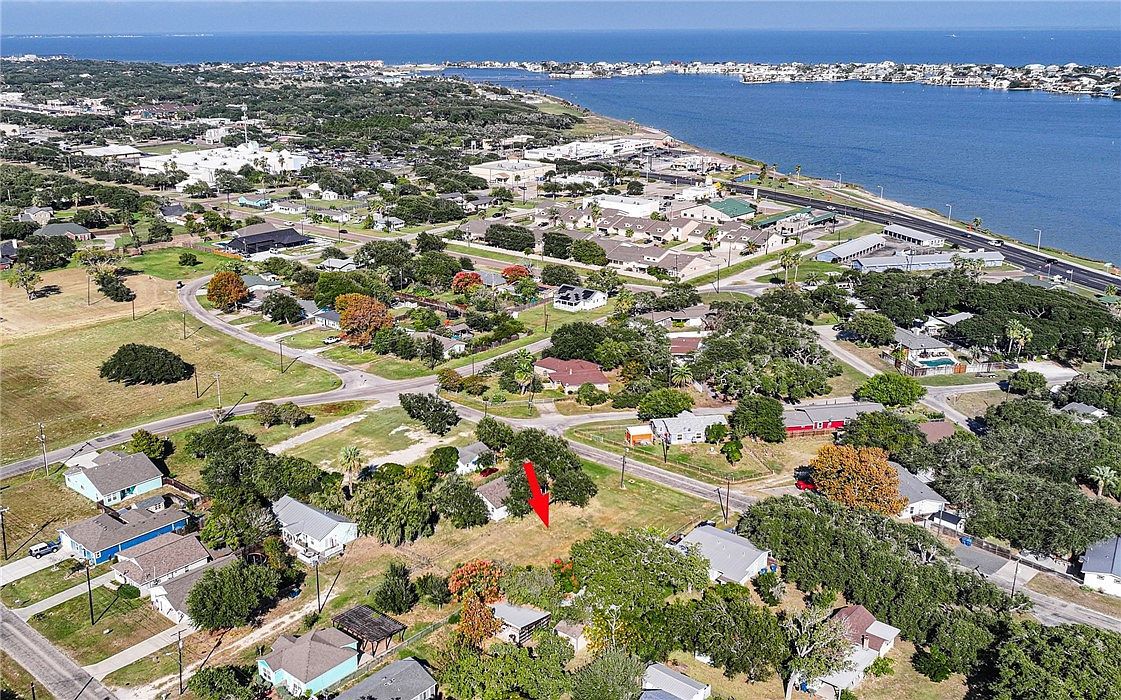 1113-1117 Lady Claire St Rockport, TX 78382 - Thumbnail 3