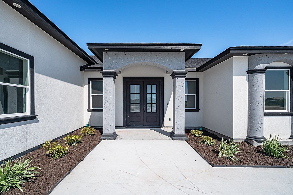 104 Windcrest Ln Rockport, TX 78382 - Thumbnail 3