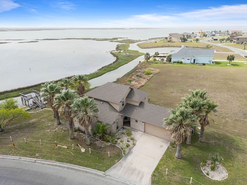 1022 Cape Velero Dr Rockport, TX 78382 - Thumbnail 3