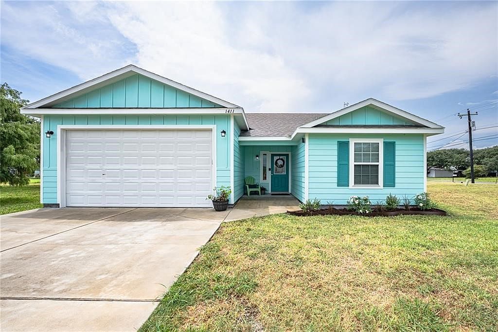 1411 E Linden St Rockport, TX 78382 - Thumbnail 3