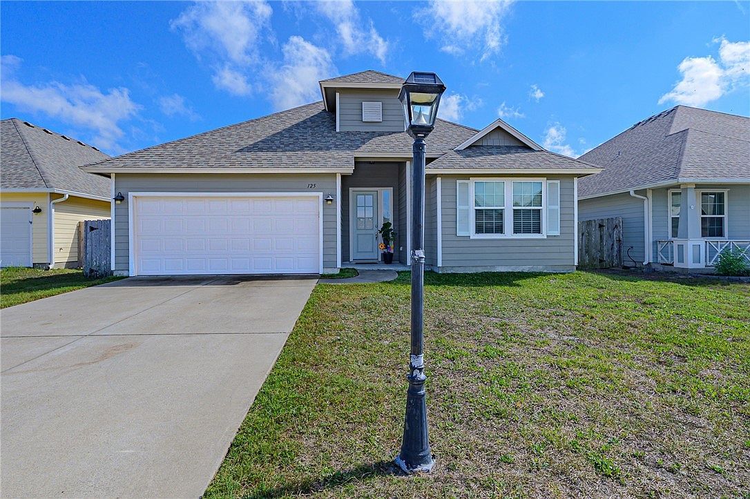 125 Shadow Moss Ln Rockport, TX 78382 - Thumbnail 3