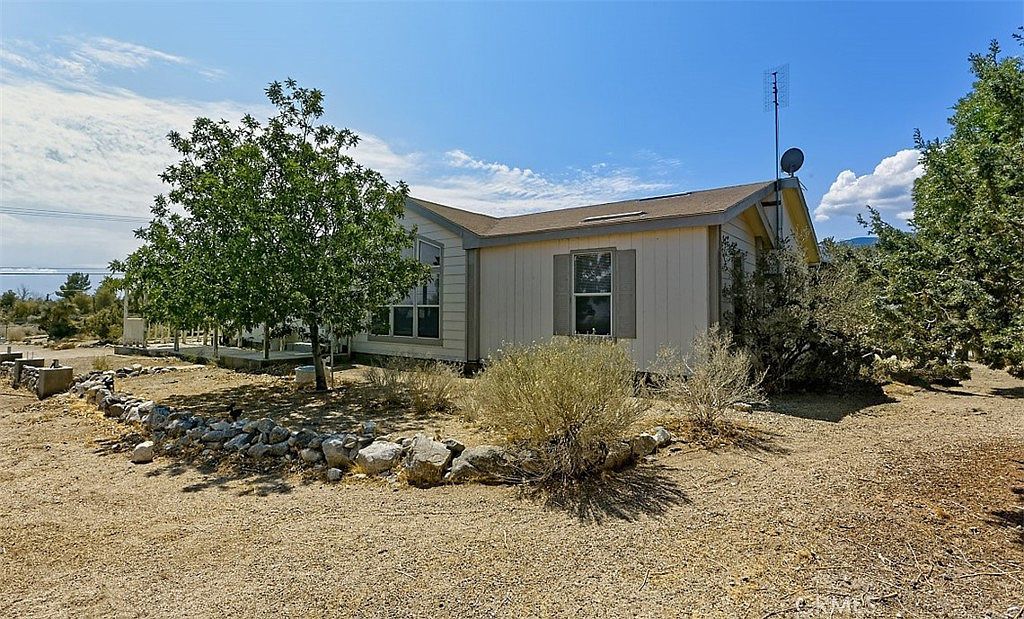 1895 Barkley Ranch Rd Pinon Hills, CA 92372 - Thumbnail 3