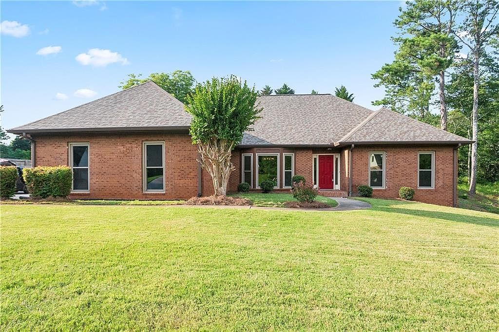 300 Saddle Creek Ln Roswell, GA 30076 - Thumbnail 3