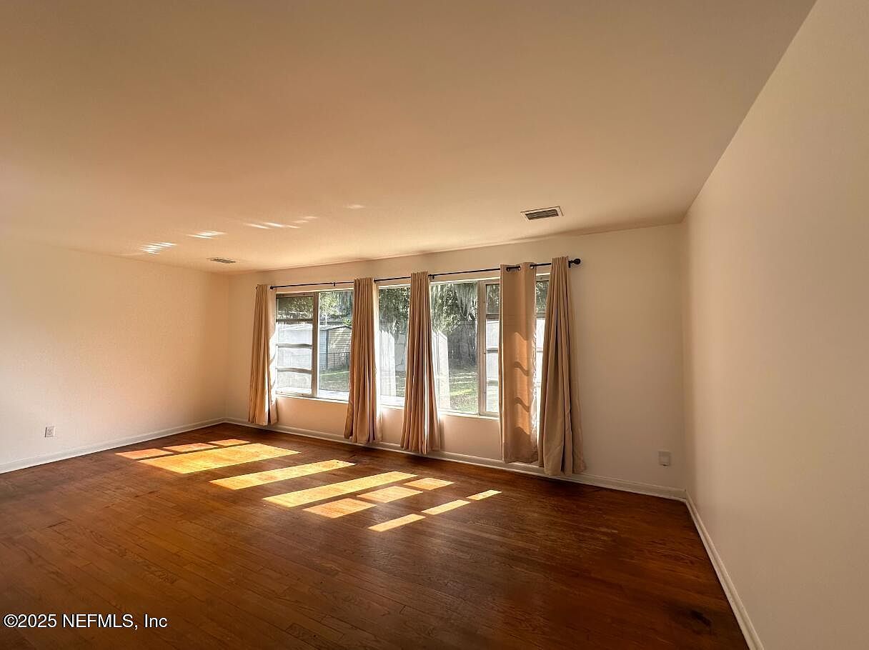 5550 Darlow Ave Jacksonville, FL 32277 - Thumbnail 3