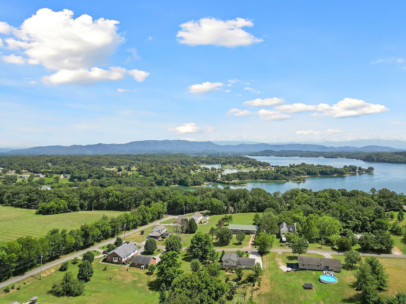 412 George Washington Dr Dandridge, TN 37725 - Thumbnail 3