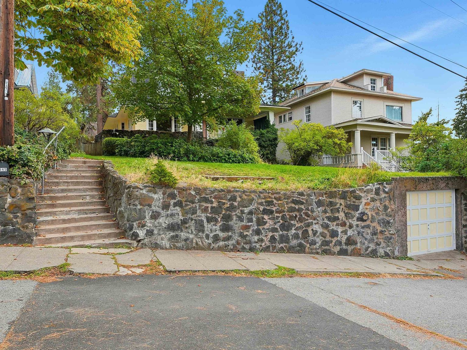 845 W Cliff Dr Spokane, WA 99204 - Thumbnail 3