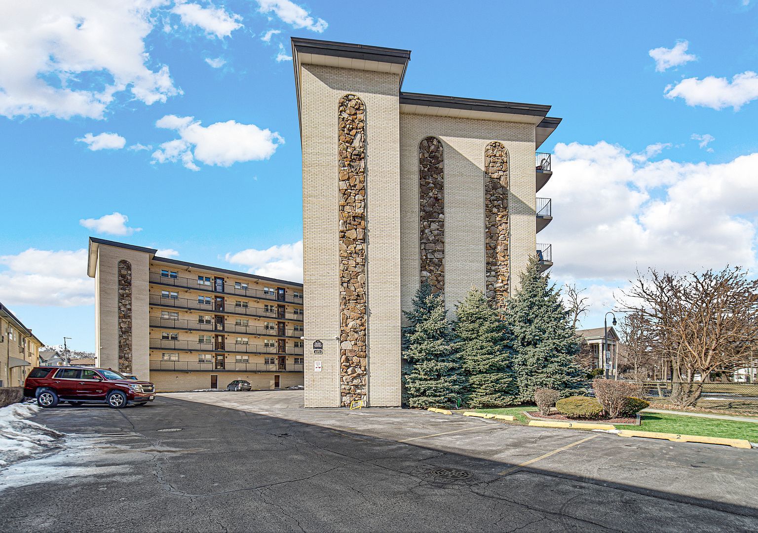 4572 N Milwaukee Ave APT 5H Chicago, IL 60630 - Thumbnail 3