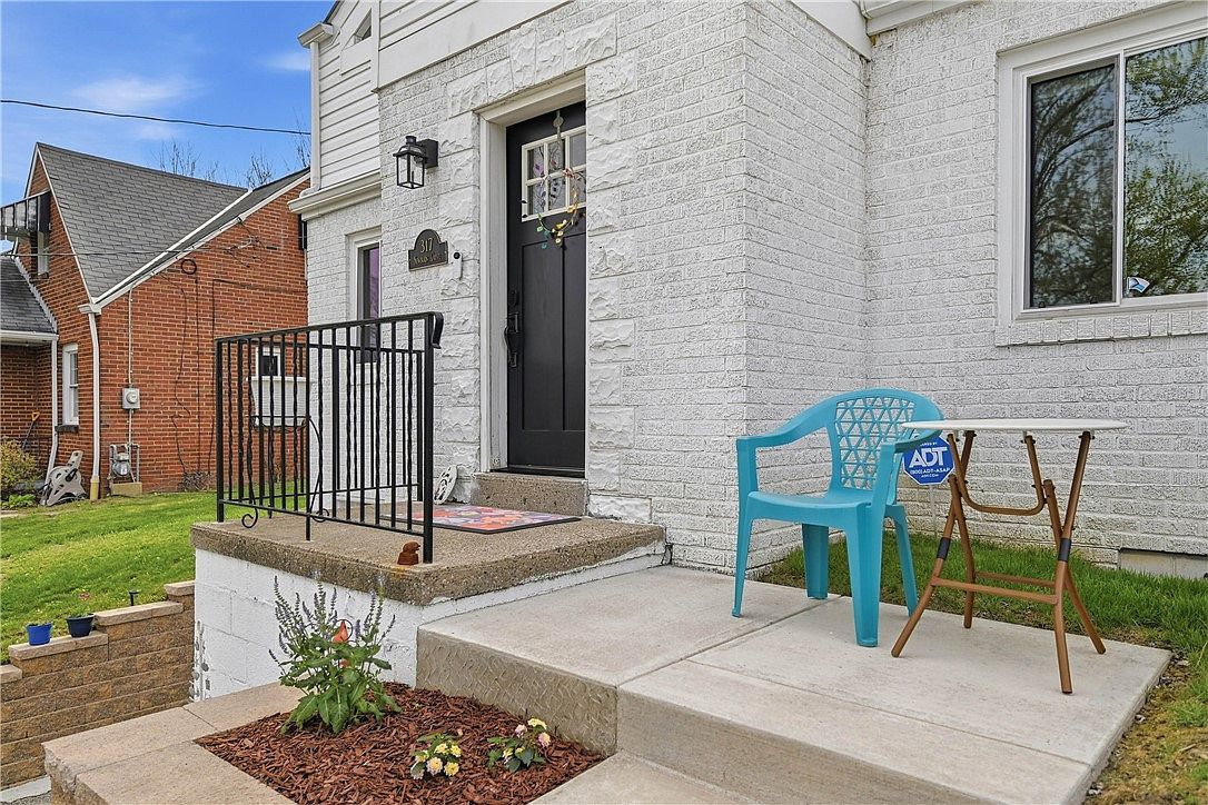 317 Newburn Dr Pittsburgh, PA 15216 - Thumbnail 3