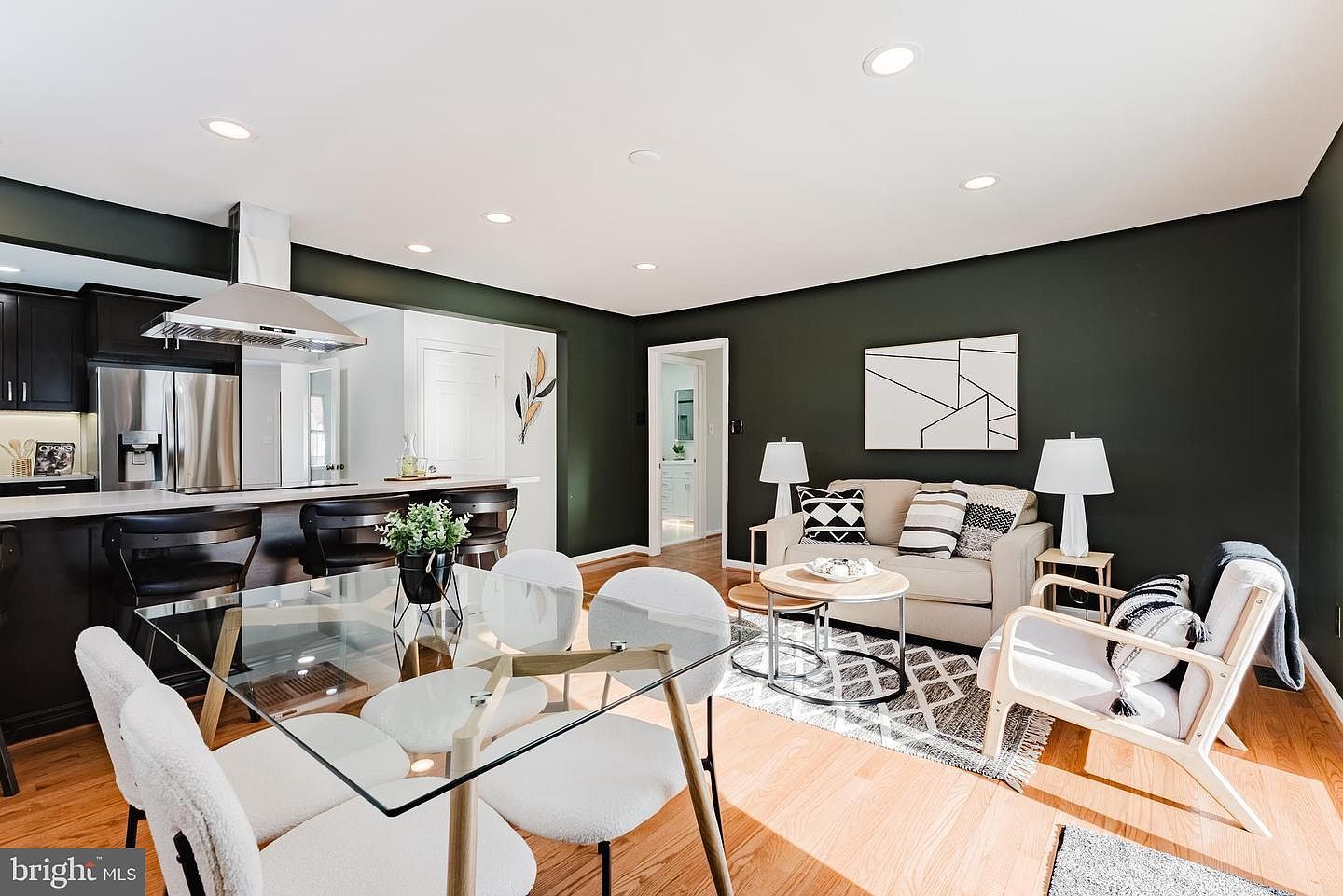 4148 Addison Rd Fairfax, VA 22030 - Thumbnail 3