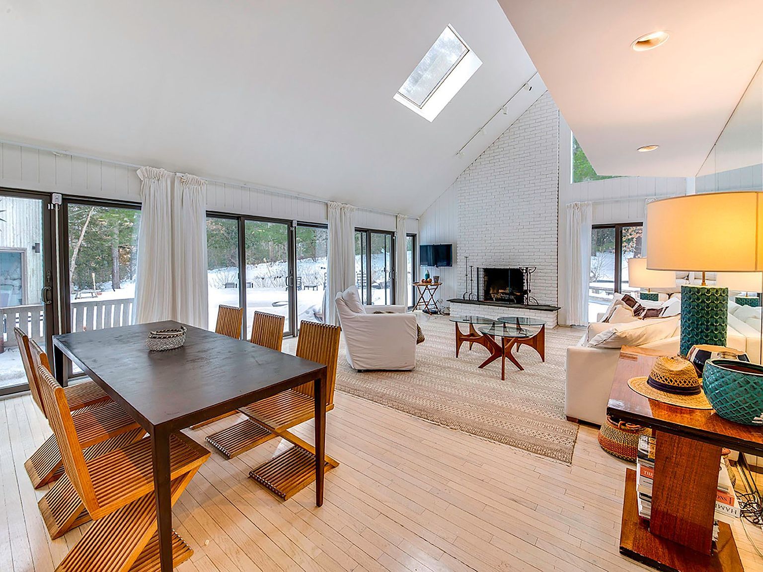 669 Hands Creek Rd East Hampton, NY 11937 - Thumbnail 3