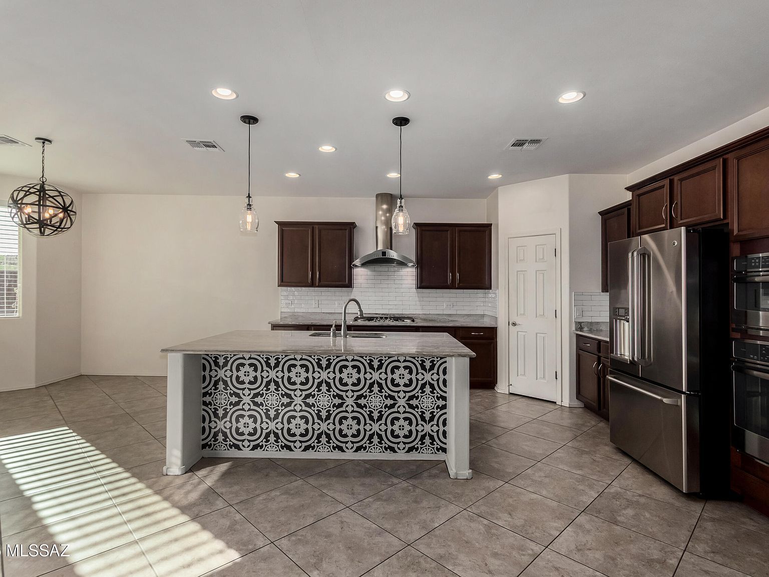 2944 S Smokin Pistol Way Tucson, AZ 85713 - Thumbnail 3