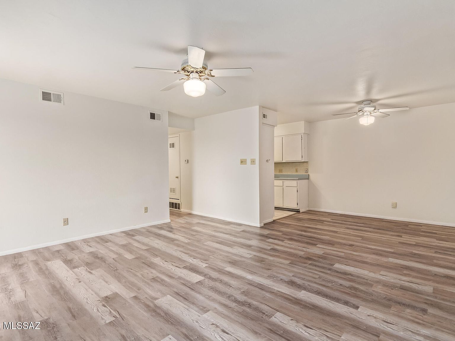 461 W Yucca Ct Tucson, AZ 85704 - Thumbnail 3