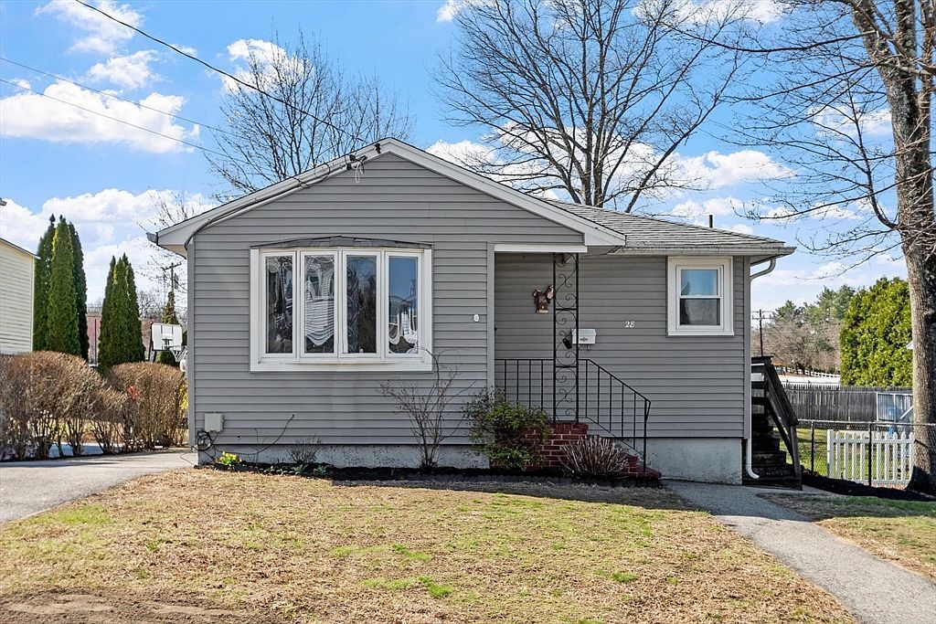 28 Hibiscus Ave Waltham, MA 02451 - Thumbnail 3