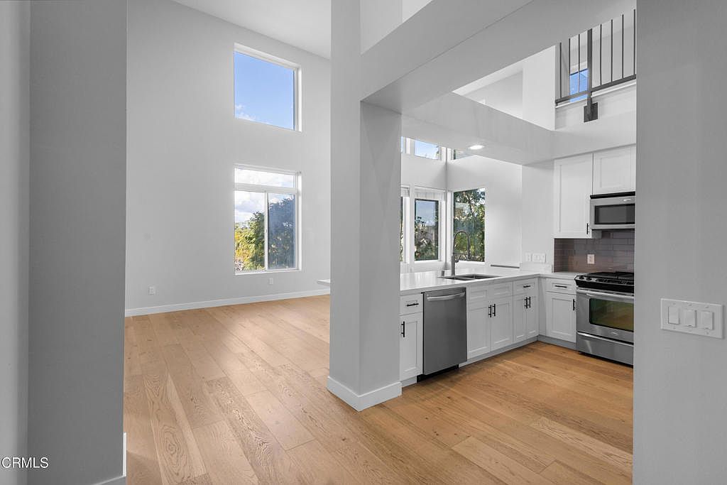 1901 Victoria Ave #204 Oxnard, CA 93035 - Thumbnail 3