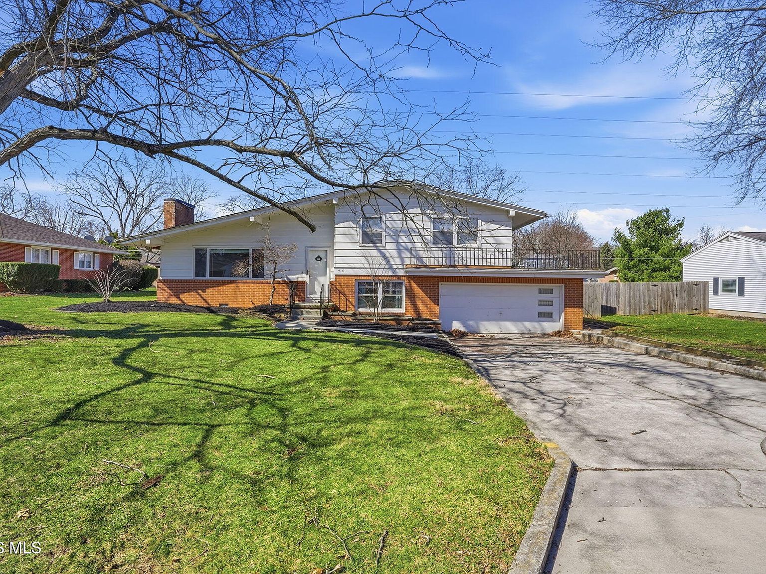 415 Glenview Dr Fostoria, OH 44830 - Thumbnail 3