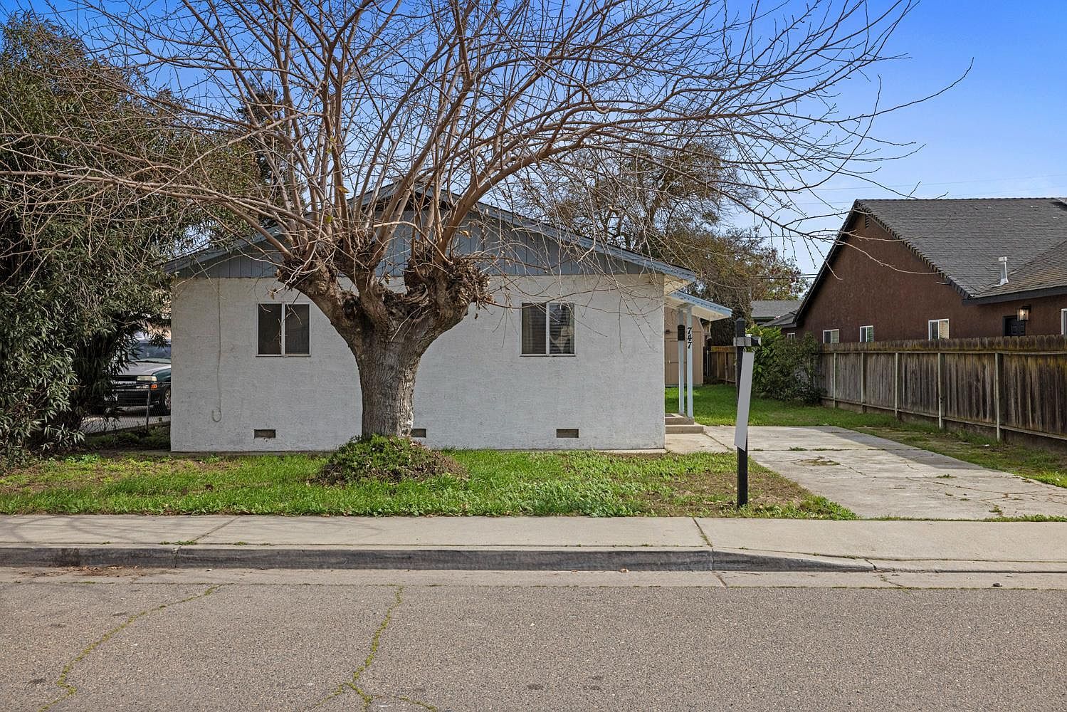 747 Prusso St Livingston, CA 95334 - Thumbnail 3