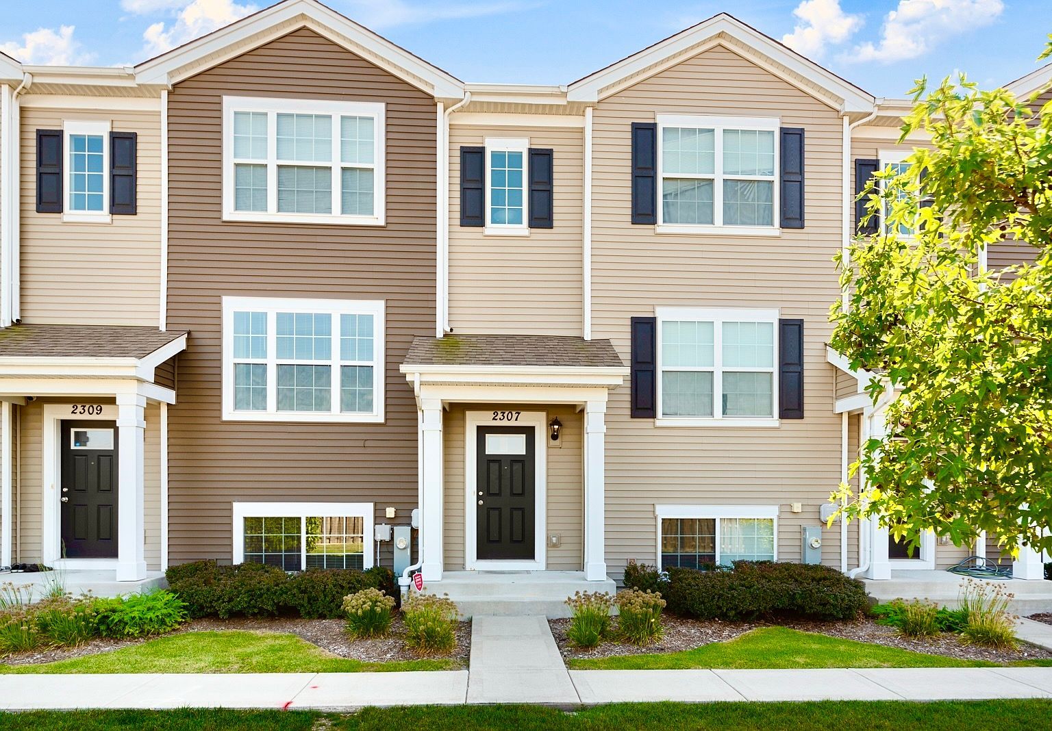 2307 Upland Rd Hampshire, IL 60140 - Thumbnail 3