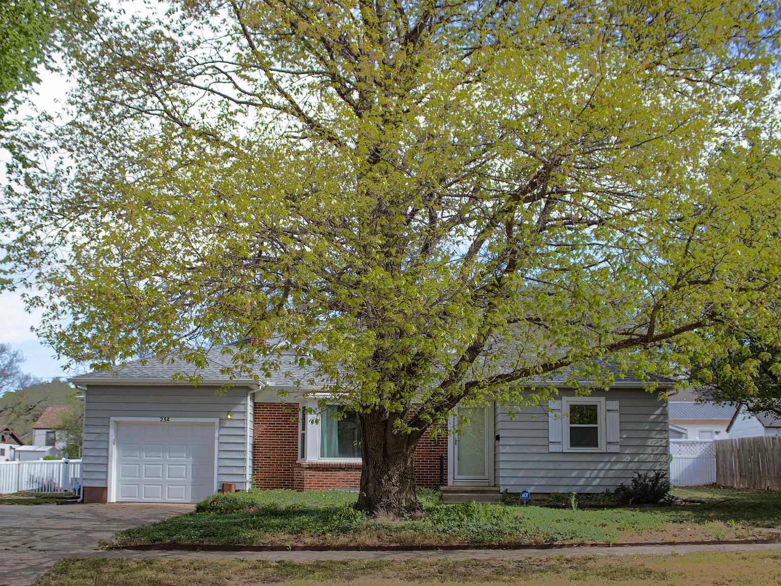 234 W East Ave Kingman, KS 67068 - Thumbnail 3