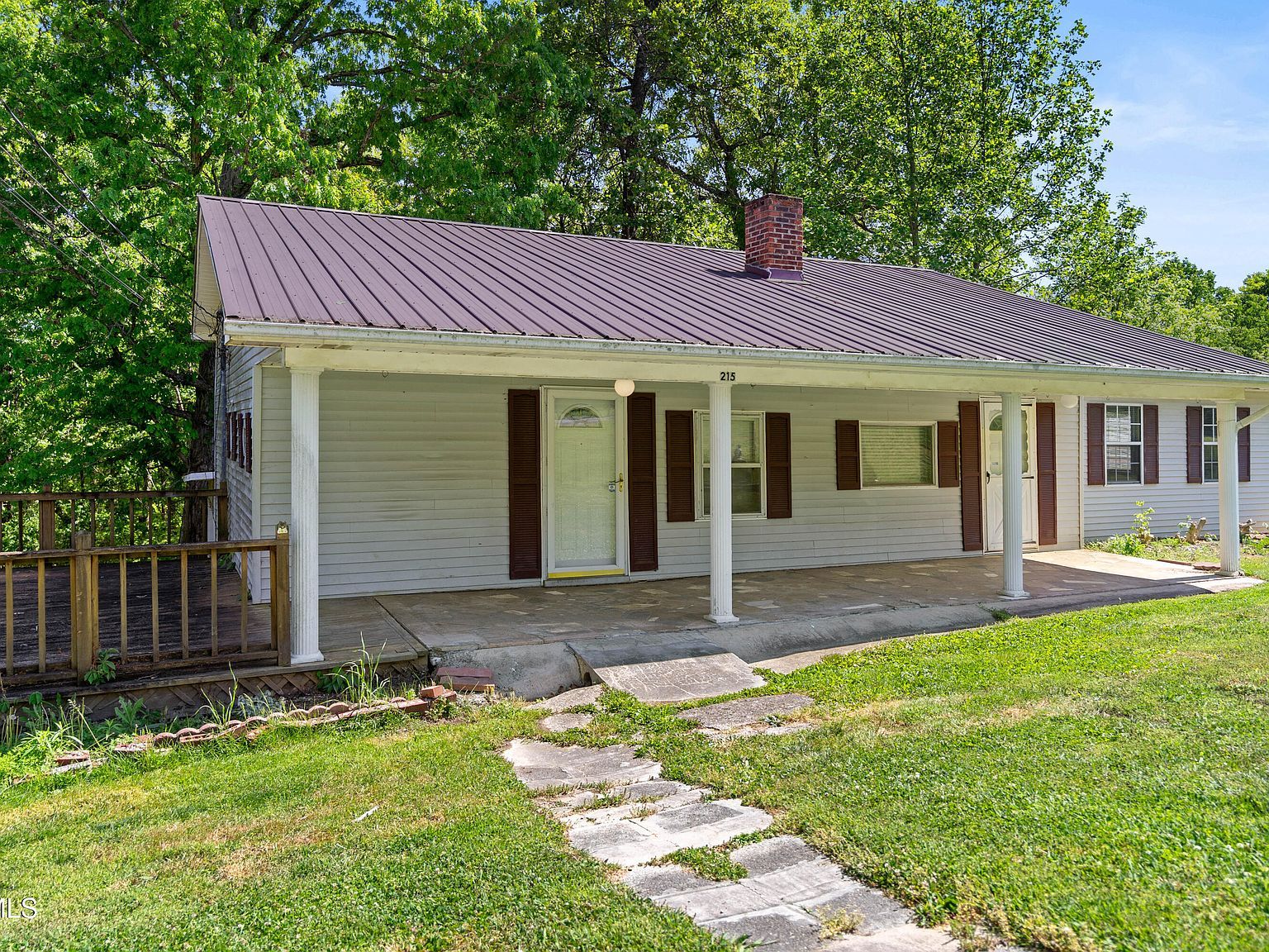 215 S Hickory Cir Greeneville, TN 37743 - Thumbnail 3