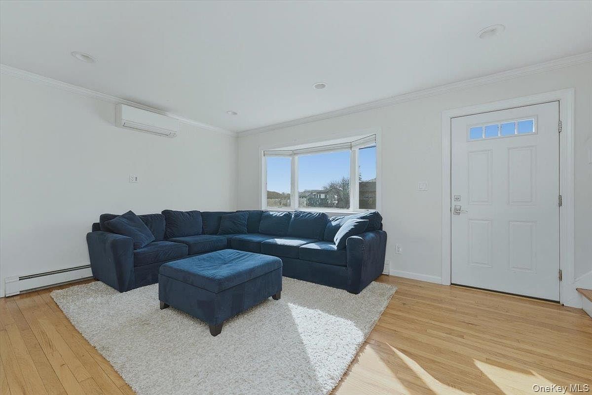 308 Moore Ave Oceanside, NY 11572 - Thumbnail 3