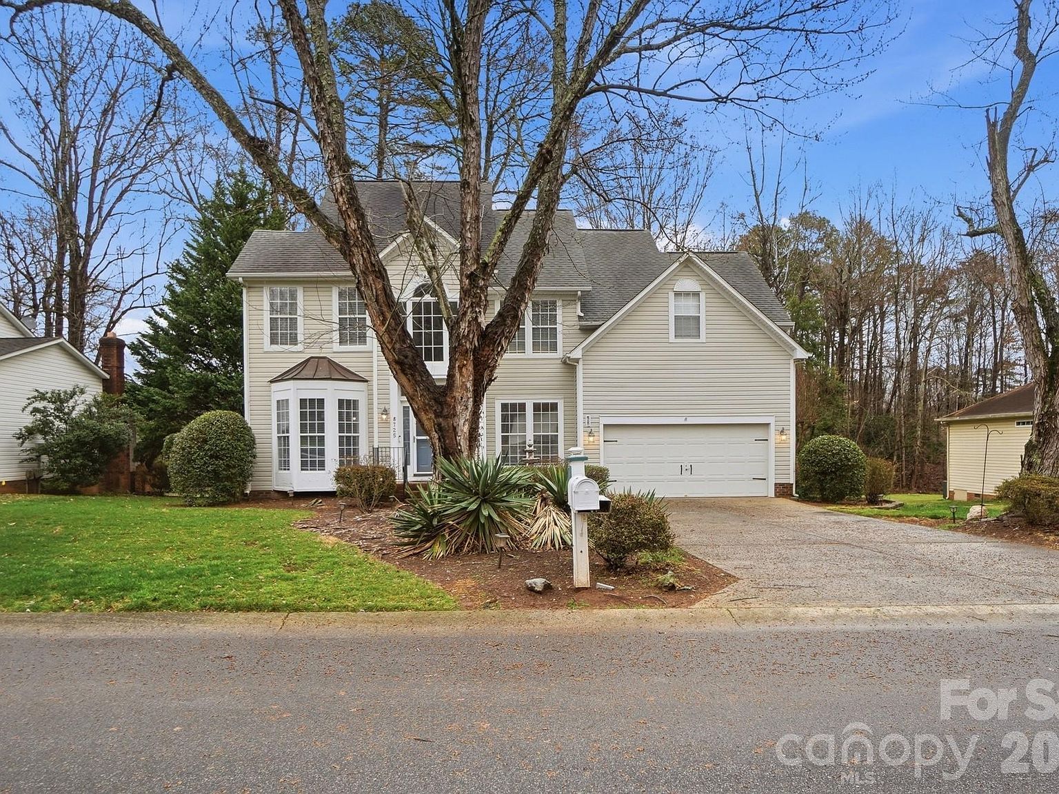 8725 Londonshire Dr Charlotte, NC 28216 - Thumbnail 3